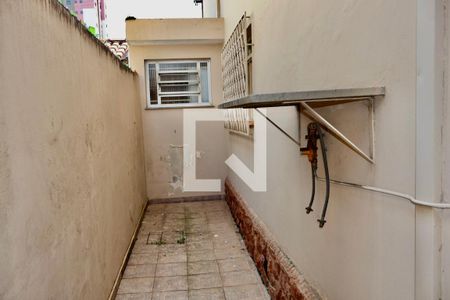 Casa à venda com 320m², 3 quartos e 6 vagas Casa à venda com 320m², 3 quartos e 6 vagasCorredor quintal