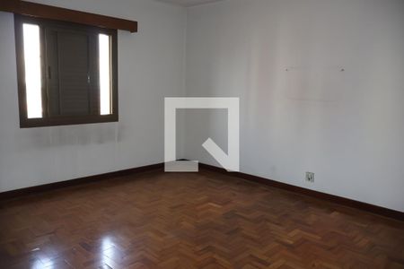 Casa à venda com 320m², 3 quartos e 6 vagas Casa à venda com 320m², 3 quartos e 6 vagasQuarto 2