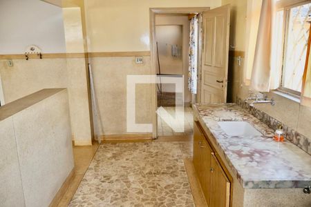 Casa à venda com 320m², 3 quartos e 6 vagas Casa à venda com 320m², 3 quartos e 6 vagasCozinha