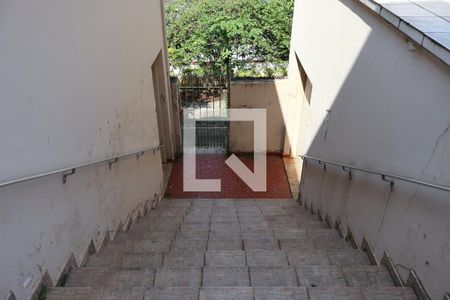 Casa à venda com 320m², 3 quartos e 6 vagas Casa à venda com 320m², 3 quartos e 6 vagasEscadas Jardim