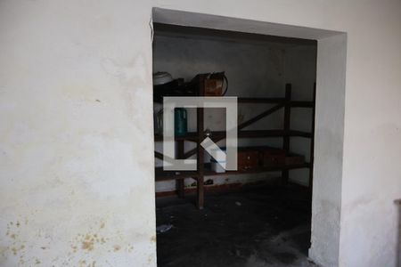 Casa à venda com 320m², 3 quartos e 6 vagas Casa à venda com 320m², 3 quartos e 6 vagasEstoque