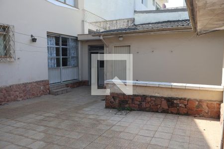 Casa à venda com 320m², 3 quartos e 6 vagas Casa à venda com 320m², 3 quartos e 6 vagasQuintal