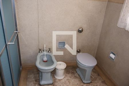 Casa à venda com 320m², 3 quartos e 6 vagas Casa à venda com 320m², 3 quartos e 6 vagasBanheiro