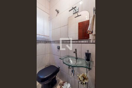 Casa à venda com 257m², 5 quartos e 4 vagas Casa à venda com 257m², 5 quartos e 4 vagasLavabo