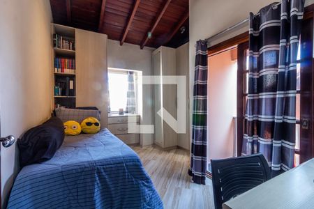 Casa à venda com 257m², 5 quartos e 4 vagas Casa à venda com 257m², 5 quartos e 4 vagasQuarto 3