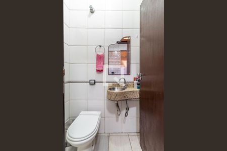 Casa à venda com 257m², 5 quartos e 4 vagas Casa à venda com 257m², 5 quartos e 4 vagasBanheiro de serviço