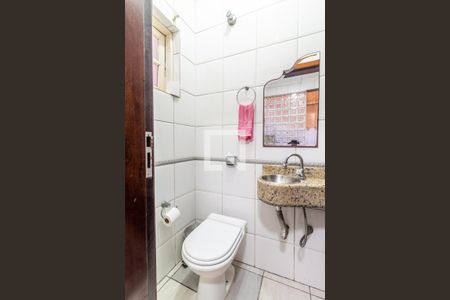 Casa à venda com 257m², 5 quartos e 4 vagas Casa à venda com 257m², 5 quartos e 4 vagasBanheiro de serviço