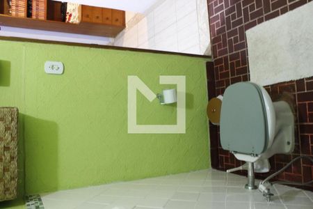 Casa à venda com 300m², 6 quartos e sem vagaCasa 2- Banheiro