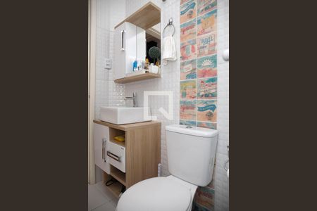 Banheiro de apartamento para alugar com 1 quarto, 39m² em Farroupilha, Porto Alegre