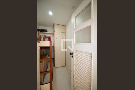 Apartamento à venda com 490m², 4 quartos e 4 vagas Apartamento à venda com 490m², 4 quartos e 4 vagasQuarto 2 da Área de serviço