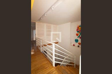 Apartamento à venda com 490m², 4 quartos e 4 vagas Apartamento à venda com 490m², 4 quartos e 4 vagasCorredor 2 - segundo andar