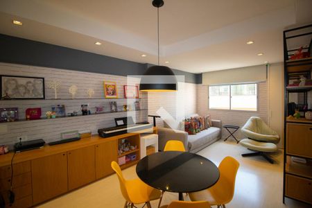 Apartamento à venda com 490m², 4 quartos e 4 vagas Apartamento à venda com 490m², 4 quartos e 4 vagasQuarto