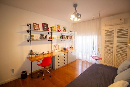 Apartamento à venda com 490m², 4 quartos e 4 vagas Apartamento à venda com 490m², 4 quartos e 4 vagasSuíte 1