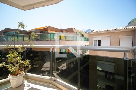 Apartamento à venda com 490m², 4 quartos e 4 vagas Apartamento à venda com 490m², 4 quartos e 4 vagasVaranda da Suíte 1