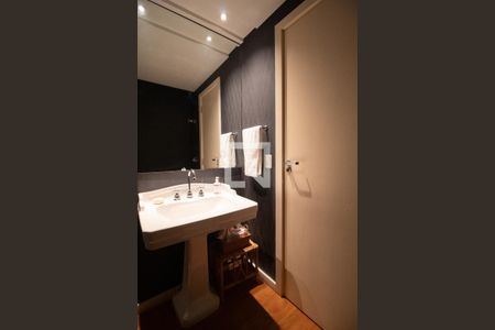 Apartamento à venda com 490m², 4 quartos e 4 vagas Apartamento à venda com 490m², 4 quartos e 4 vagasLavabo