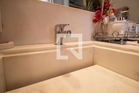 Apartamento à venda com 490m², 4 quartos e 4 vagas Apartamento à venda com 490m², 4 quartos e 4 vagasCloset da Suíte Master - torneira da pia