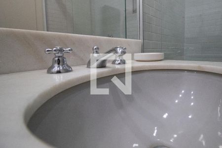 Apartamento à venda com 490m², 4 quartos e 4 vagas Apartamento à venda com 490m², 4 quartos e 4 vagasBanheiro social - torneira da pia