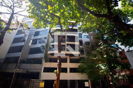 Apartamento à venda com 490m², 4 quartos e 4 vagas Apartamento à venda com 490m², 4 quartos e 4 vagasFachada