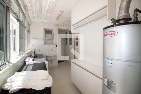 Apartamento à venda com 490m², 4 quartos e 4 vagas Apartamento à venda com 490m², 4 quartos e 4 vagasÁrea de serviço