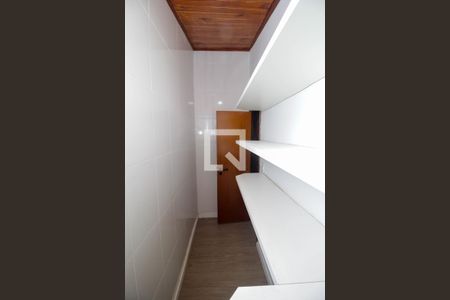 Apartamento à venda com 73m², 1 quarto e sem vaga Apartamento à venda com 73m², 1 quarto e sem vagaCloset