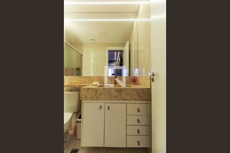 Apartamento à venda com 75m², 2 quartos e 1 vagaBanheiro da Suíte 2