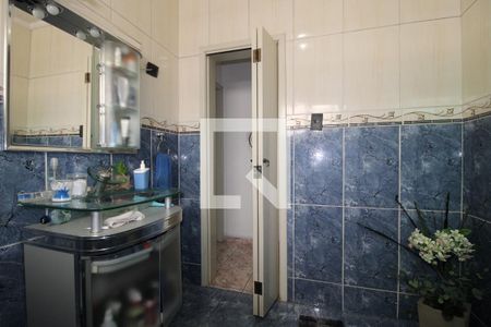 Casa à venda com 250m², 3 quartos e 2 vagasBanheiro