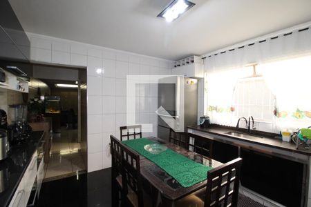 Casa à venda com 250m², 3 quartos e 2 vagasCozinha