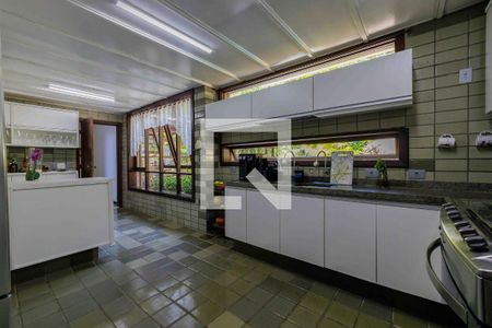 Casa de condomínio à venda com 800m², 4 quartos e 5 vagasCozinha