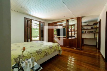 Casa de condomínio à venda com 800m², 4 quartos e 5 vagasSuíte 2