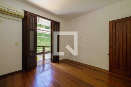 Casa de condomínio à venda com 800m², 4 quartos e 5 vagasSuíte 4