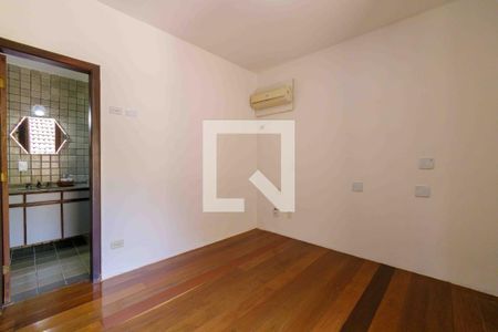 Casa de condomínio à venda com 800m², 4 quartos e 5 vagasSuíte 3