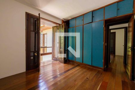 Casa de condomínio à venda com 800m², 4 quartos e 5 vagasSuíte 3