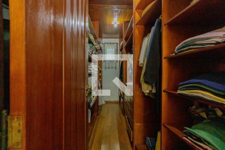 Casa de condomínio à venda com 800m², 4 quartos e 5 vagasSuíte 2 Closet