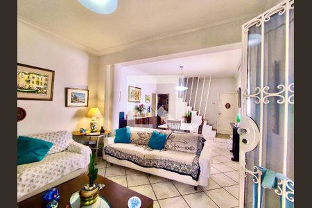 Casa à venda com 220m², 5 quartos e 1 vagaSala