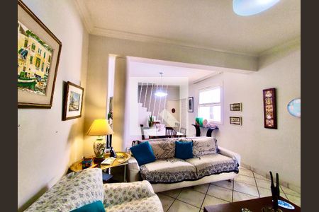 Casa à venda com 220m², 5 quartos e 1 vagaSala