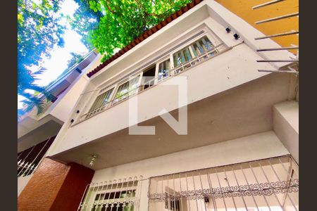 Casa à venda com 220m², 5 quartos e 1 vagaVista