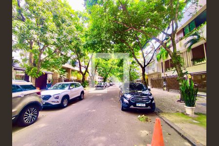 Casa à venda com 220m², 5 quartos e 1 vagaVista da Rua