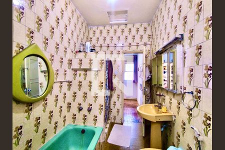 Casa à venda com 220m², 5 quartos e 1 vagaBanheiro social