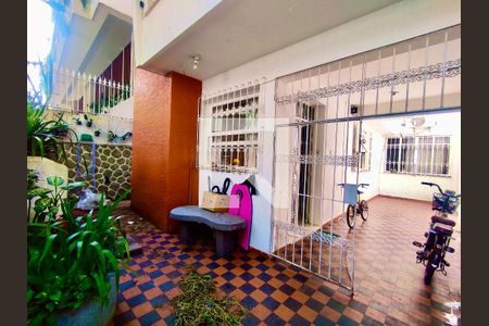 Casa à venda com 220m², 5 quartos e 1 vagaVaranda