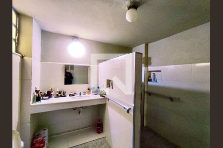 Casa à venda com 220m², 5 quartos e 1 vagaSuíte banheiro