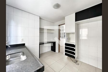 Apartamento à venda com 180m², 4 quartos e 3 vagas Apartamento à venda com 180m², 4 quartos e 3 vagasCozinha