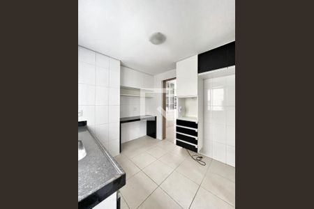 Apartamento à venda com 180m², 4 quartos e 3 vagas Apartamento à venda com 180m², 4 quartos e 3 vagasCozinha