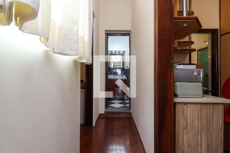 Casa à venda com 280m², 4 quartos e 3 vagasCorredor dos Quartos