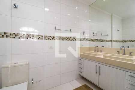 Casa à venda com 280m², 4 quartos e 3 vagasBanheiro da Suíte 1