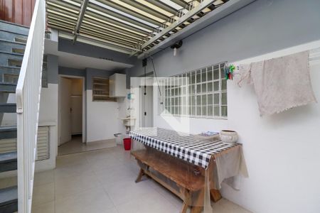 Casa à venda com 280m², 4 quartos e 3 vagasQuintal dos Fundos