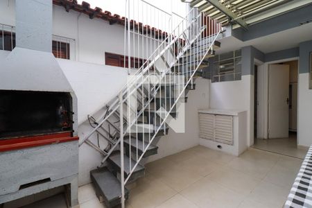 Casa à venda com 280m², 4 quartos e 3 vagasQuintal dos Fundos