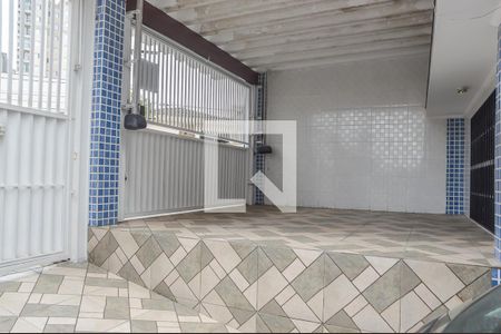 Casa à venda com 240m², 2 quartos e 3 vagas Casa à venda com 240m², 2 quartos e 3 vagasGaragem