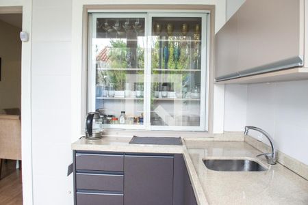 Casa à venda com 174m², 3 quartos e 2 vagas Casa à venda com 174m², 3 quartos e 2 vagasÁrea de serviço