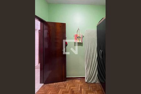 Casa à venda com 168m², 3 quartos e 2 vagas Casa à venda com 168m², 3 quartos e 2 vagasQuarto de serviço