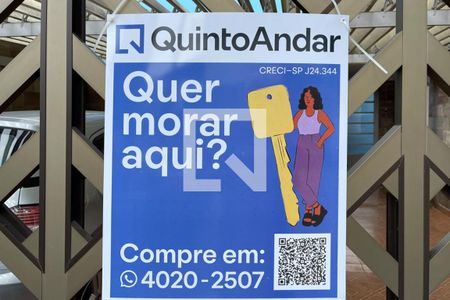 Casa à venda com 168m², 3 quartos e 2 vagas Casa à venda com 168m², 3 quartos e 2 vagasFachada